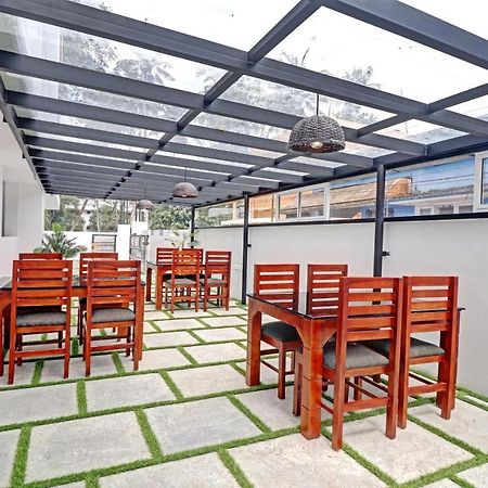 Itsy Hotels Palm Grove By D2V Kochi Bagian luar foto