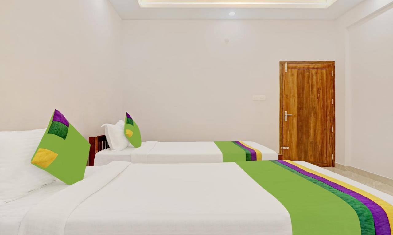 Itsy Hotels Palm Grove By D2V Kochi Bagian luar foto