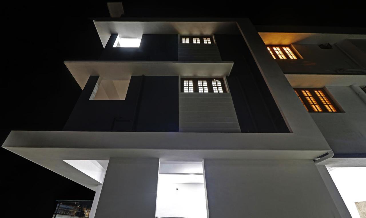 Itsy Hotels Palm Grove By D2V Kochi Bagian luar foto